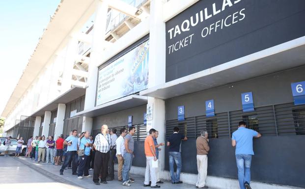 Imagen de archivo de las taquillas de La Rosaleda./Sur