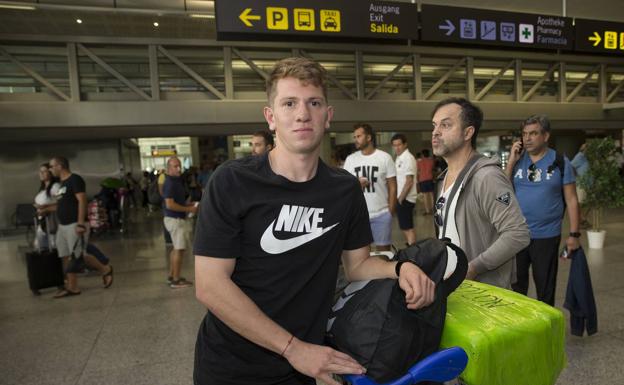 Rolón, en el aeropuerto de Málaga.
