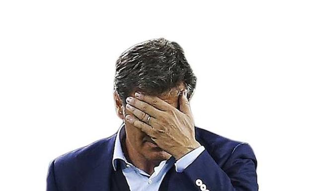 Míchel, durante el encuentro en el Camp Nou. /Efe