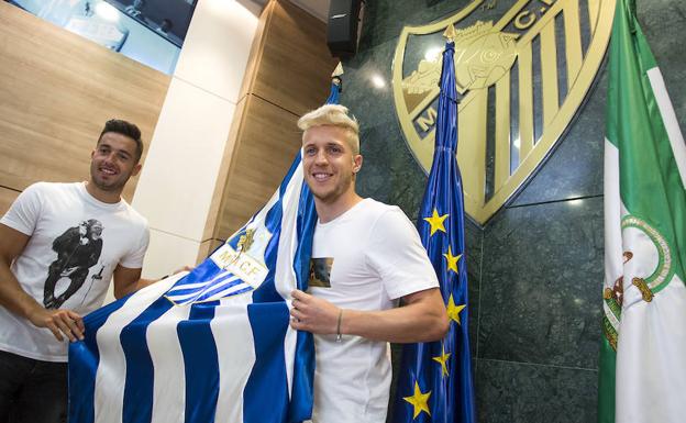 Jony y Keko, el día de su presentación, en la sala de prensa Juan Cortés de La Rosaleda. /Daniel Pérez