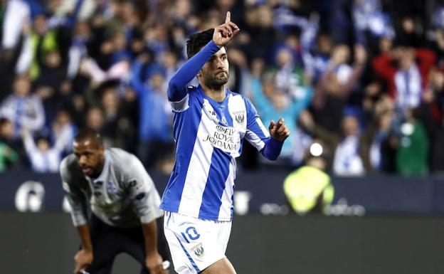Bueno celebra un gol al Deportivo en las filas del Leganés el pasado 27 de febrero. /Mariscal. Efe