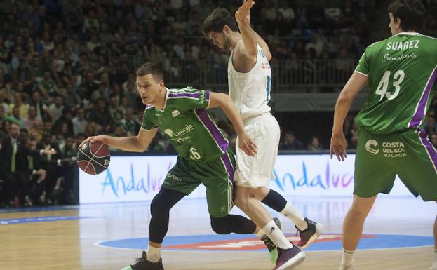 Nedovic, en el partido ante el Madrid, en el que anotó 25 puntos. /Francis Silva