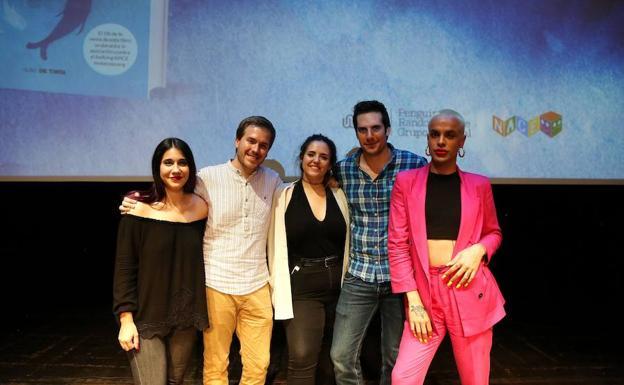 María Herrejón, Javier Ruescas, Andrea Compton, Manu Carbajo y Jedet Sánchez./
