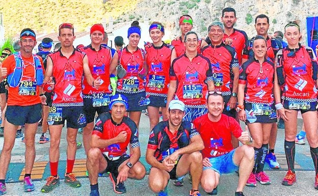 Los participantes del Ascari en la Nocturna de San Antonio. sur
/