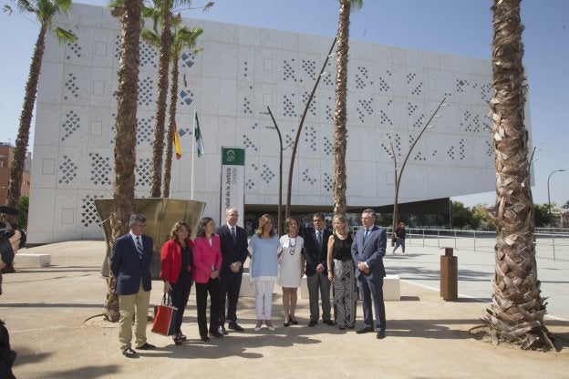 Susana Díaz, ayer en la inauguración de la Ciudad de la Justicia de Córdoba, junto a autoridades, entre ellas el presidente del TSJA