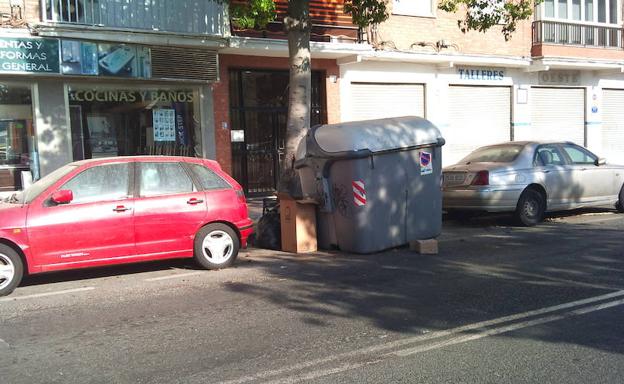 El accidente tuvo lugar en la zona de los Guindos, antes de llegar a la calle Realenga de San Luis.