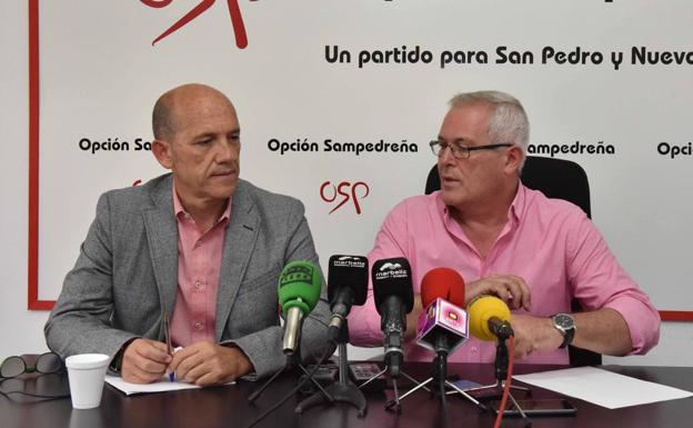 Manuel Osorio y Rafael Piña, ayer, en su sede.