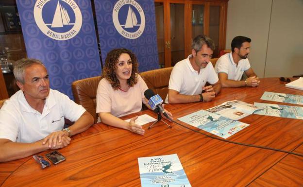 Organizadores y autoridades, ayer durante la presentación.