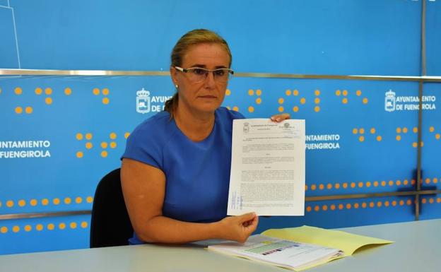 Mula, visiblemente molesta, anunció ayer la anulación del concurso para el cartel.