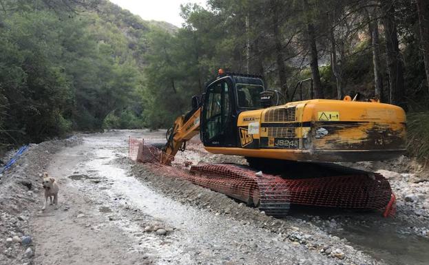 Trabajos para conectar los pozos del río Chíllar al sistema de abastecimiento de La Viñuela.