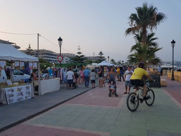 Vista del paseo marítimo del municipio. :