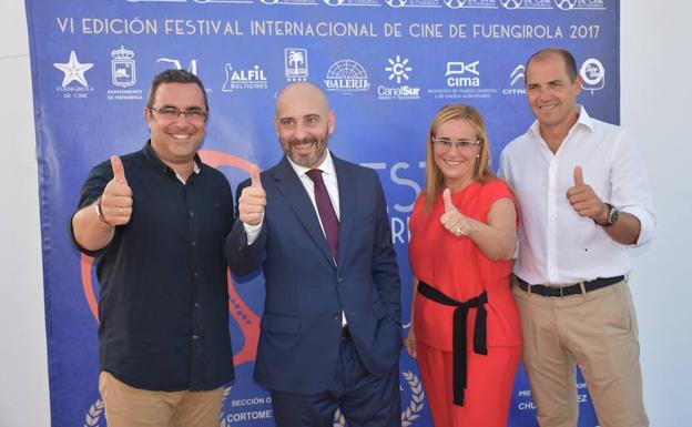 Ordóñez y Ana Mula (ambos en el centro), en la gala inaugural.