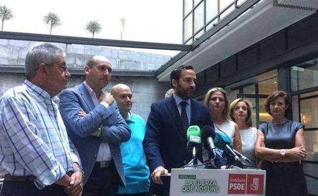 Dani Pérez, con el grupo municipal socialista.