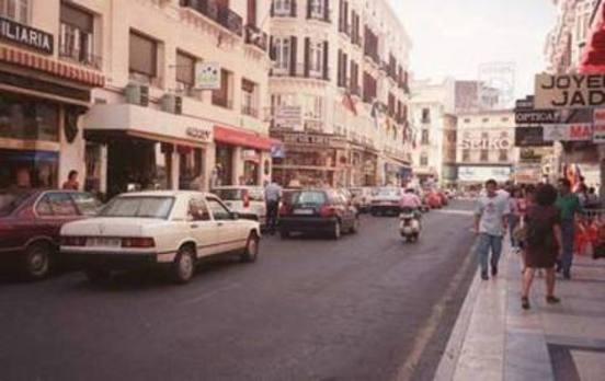 Resultado de imagen de calle larios coches