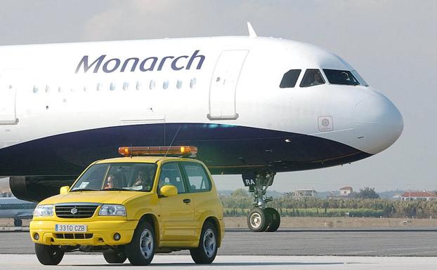Los consejos de Facua para los afectados por las cancelaciones de Monarch Airlines