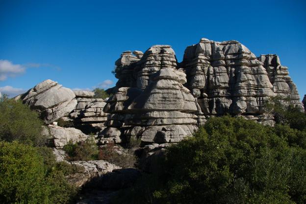 La Sierra de la Utrera presenta formaciones de gran valor paisajístico, medioambiental y patrimonial semejantes a las de Torcal de Antequera./SUR
