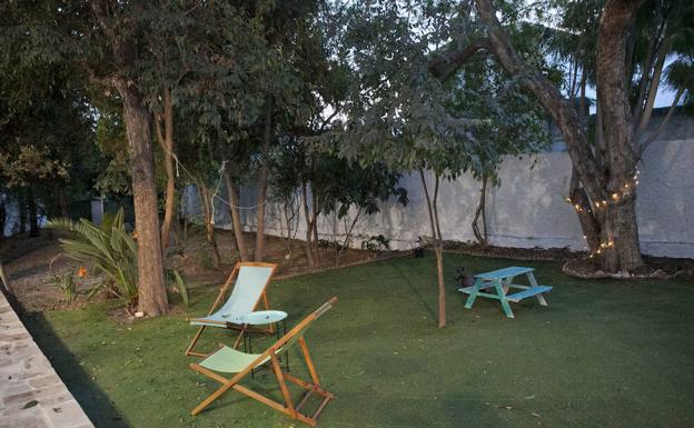 El terreno sirve hoy como jardín de una vivienda./Álvaro Cabrera