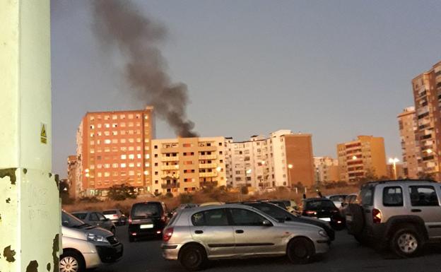 Imagen de la columna de humo que salía del edificio /TWITTER: @ISAYNACHO