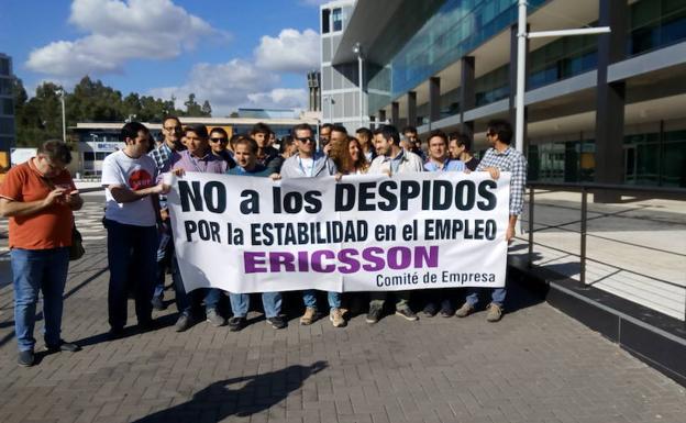 Imagen de la protesta de esta mañana en Málaga. /F. Silva