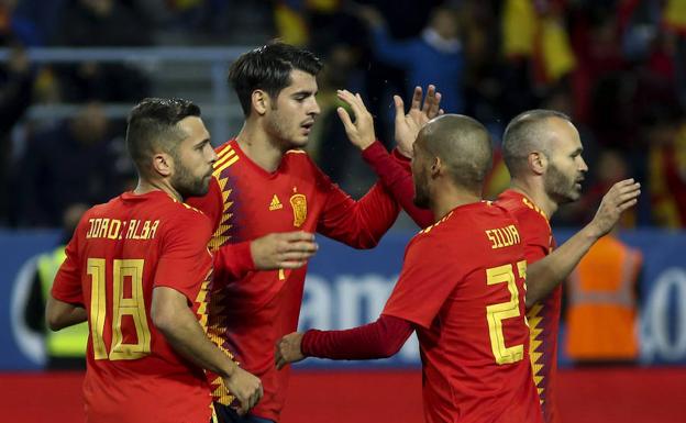La selección española celebra un tanto./EFE