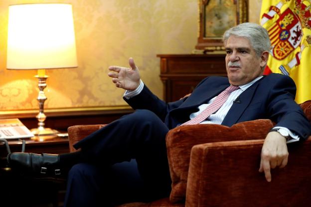 El ministro de Asuntos Exteriores, Alfonso Dastis, durante la entrevista concedida a Efe. /EFE/Chema Moya