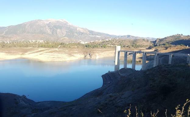 El embalse de La Viñuela se encuentra al 22% de su capacidad. /Eugenio Cabezas