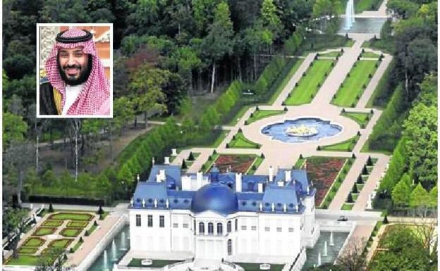 El príncipe saudí Mohamed bin Salman (arriba) pagó 275 millones de euros por el flamante ‘chateau’/. R. C.