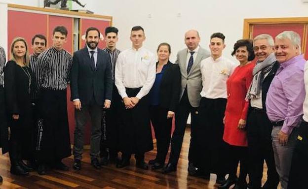 Ediles socialistas, en la escuela de hostelería de La Rosaleda. /