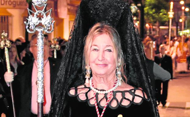 Bárbara de Cárcer, con la Cofradía del Amor. /Josele-Lanza -