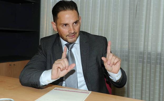 Antonio Fernández, esta semana en su despacho/. Josele-Lanza -