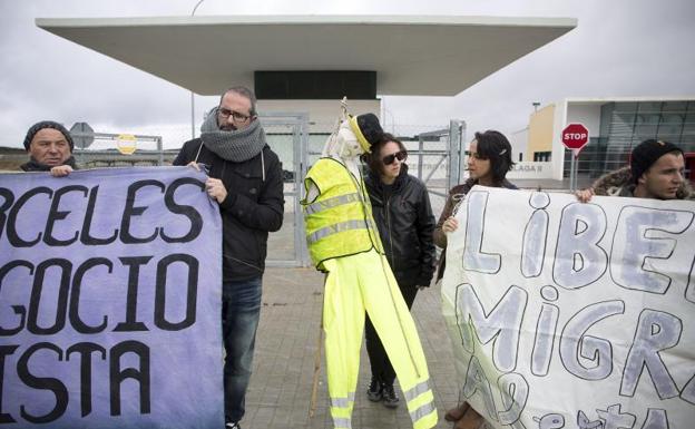 Protestas ante la cárcel de Archidona
