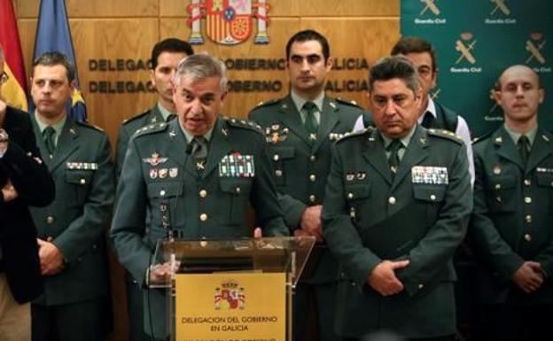 Los coroneles Sánchez Corbí y Jambrina Rodríguez durante la rueda de prensa./ABC