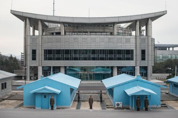 Imagen de la Casa de la Paz, en el poblado fronterizo de Panmunjom, que alojará el encuentro. :: afp/