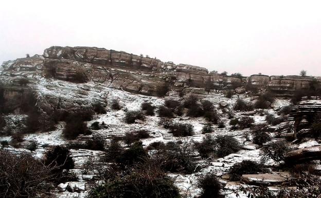 Abren el acceso al Torcal tras permanecer cortado por la nevada