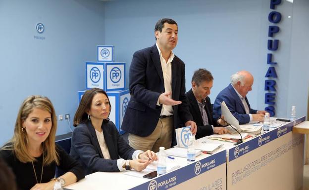 Juanma Moreno presidió ayer un foro sanitario. /Salvador Salas