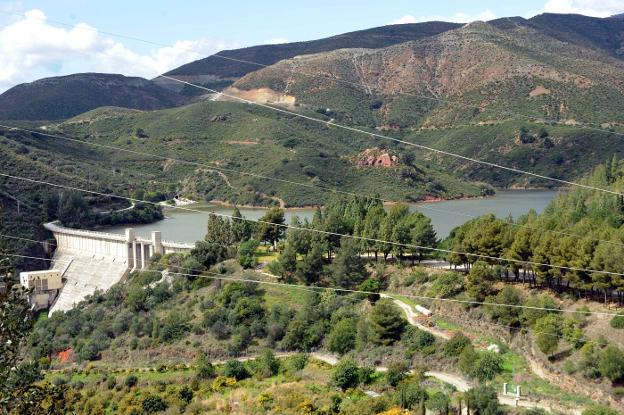 Estado que presentaba ayer el embalse de La Concepción, al 94% de su capacidad de almacenaje. /Josele-Lanza -