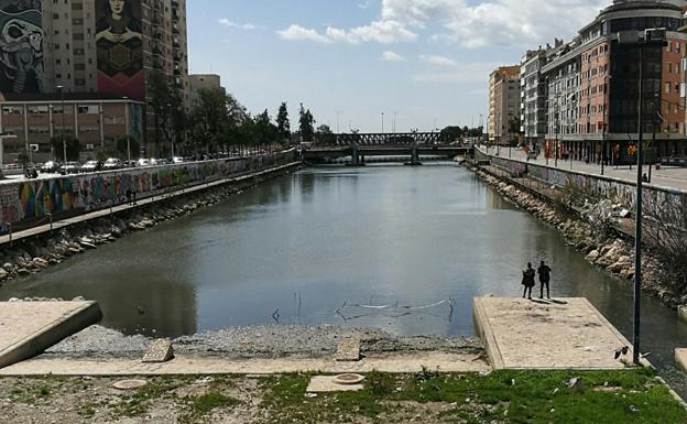 Vista del río en su tramo más bajo, donde los vecinos dicen que afloran los malos olores./