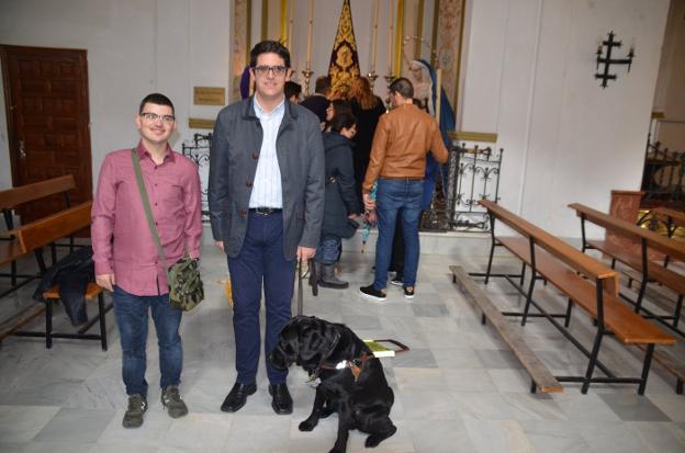 Raúl Ruiz y Abel Arcas, ayer en la iglesia de San Francisco. :: e. cabezas/