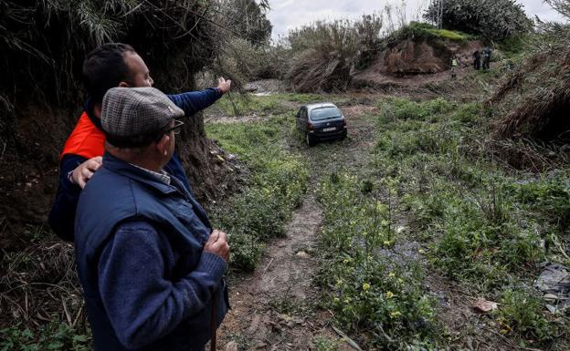 Lugar donde quedo atrapado el vehiculo de la pareja a la que el cabo malagueño intentó rescatar.