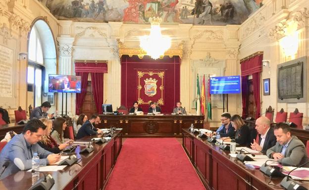 Conde preside la comisión de Economía. /SUR