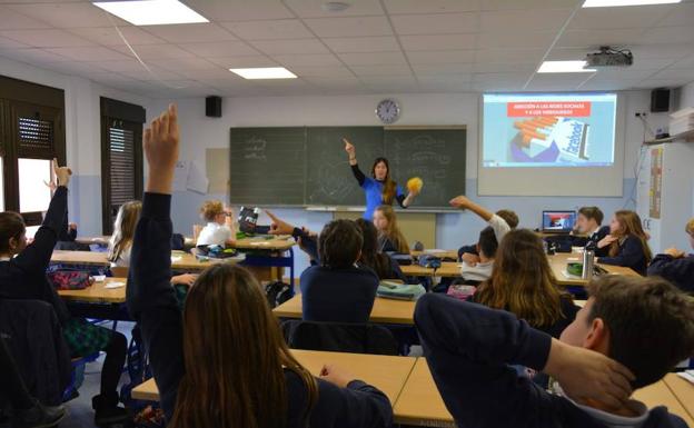 Participantes en 'Valor-Arte', programa de prevención en colegios de INPAVI. /SUR