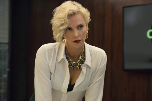 La actriz Charlize Theron, en una escena de 'Gringo'. :: efe/
