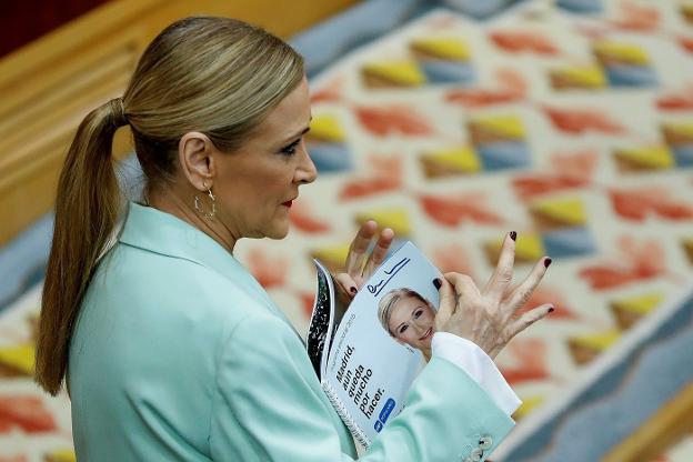 Cristina Cifuentes, esta semana, en el pleno de la Asamblea de Madrid. :: Emilio Naranjo / EFE/