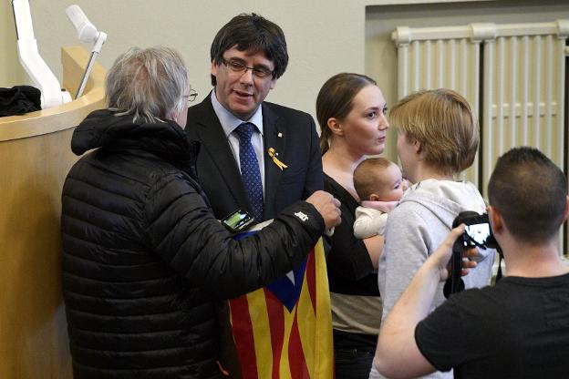 Puigdemont el pasado viernes en Finlandia. :: reuters
/