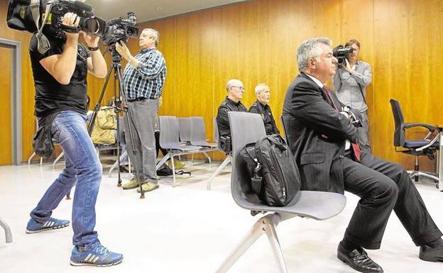 Juan Antonio Roca, en una imagen de archivo, en el banquillo de los acusados. /efe