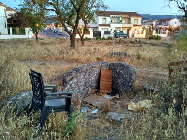 En julio del año pasado, denunciaron la acumulación de basuras en la zona. /SUR