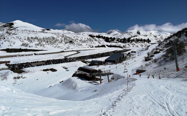 La estación asturiana presentaba esta imagen en la jornada de clausura/Fuentes de Invierno