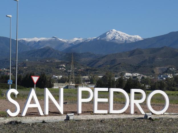 Imagen del la Sierra de las Nieves desde Marbella. :: josele-lanza/