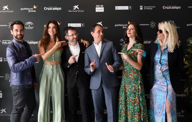 Presentación de 'Jefe', con el protagonista Luis Callejo, en el centro. :: sur/