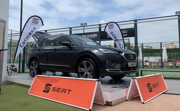 Seat Cormosa patrocina su primer torneo de pádel